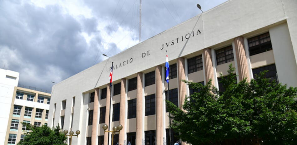 Solicitan 18 meses de prisión para implicados en desfalco millonario a Senasa