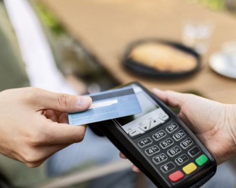 They warn that reduced commissions do not mean savings on card payments