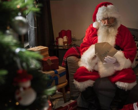 This is Santa Claus's room in Bogotá: Where is it located and what does it include?