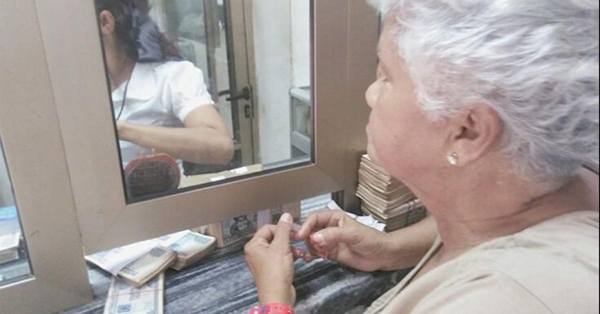 Thousands of state workers subsist in Cuba without receiving their salary