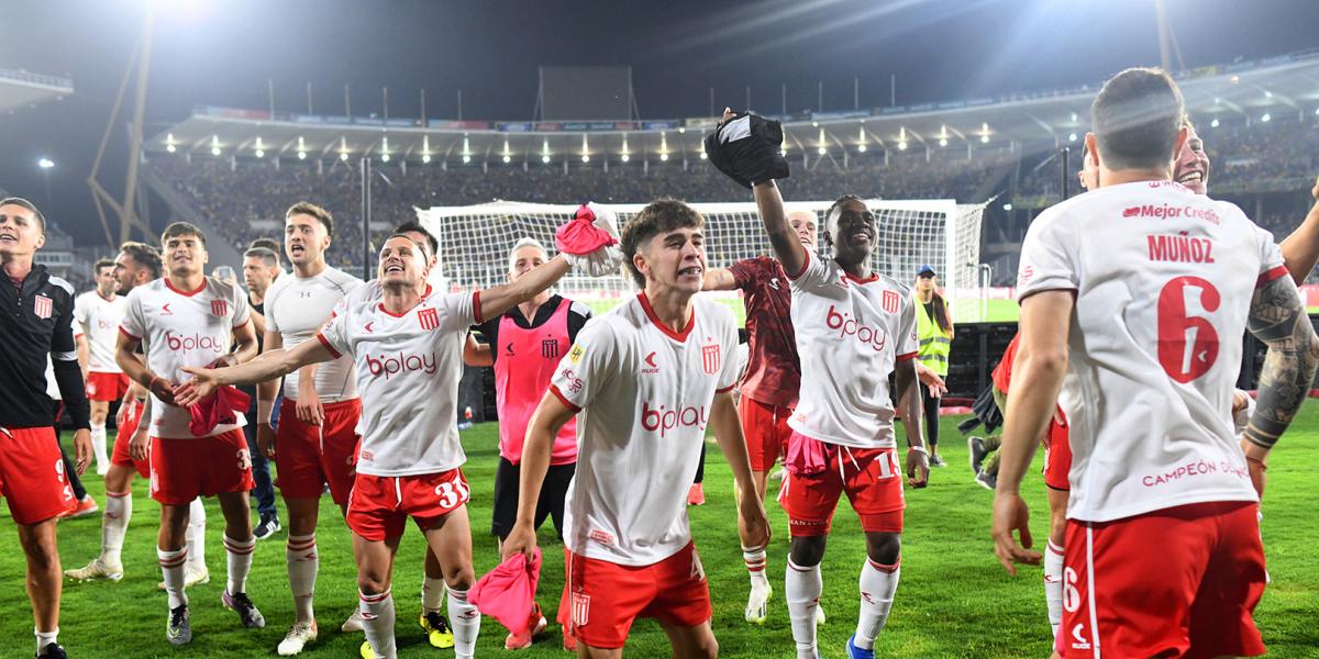 Three injured in a bus crash with Estudiantes fans on the way to the Clausura final