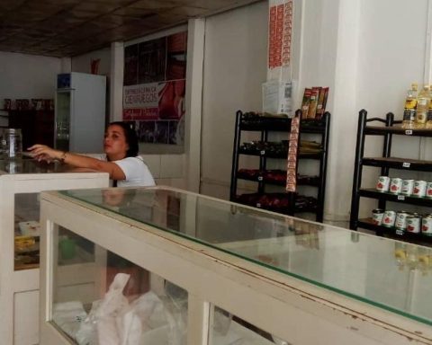 To capture more dollars, the Cuban Government authorizes foreign currency transactions in the private sector