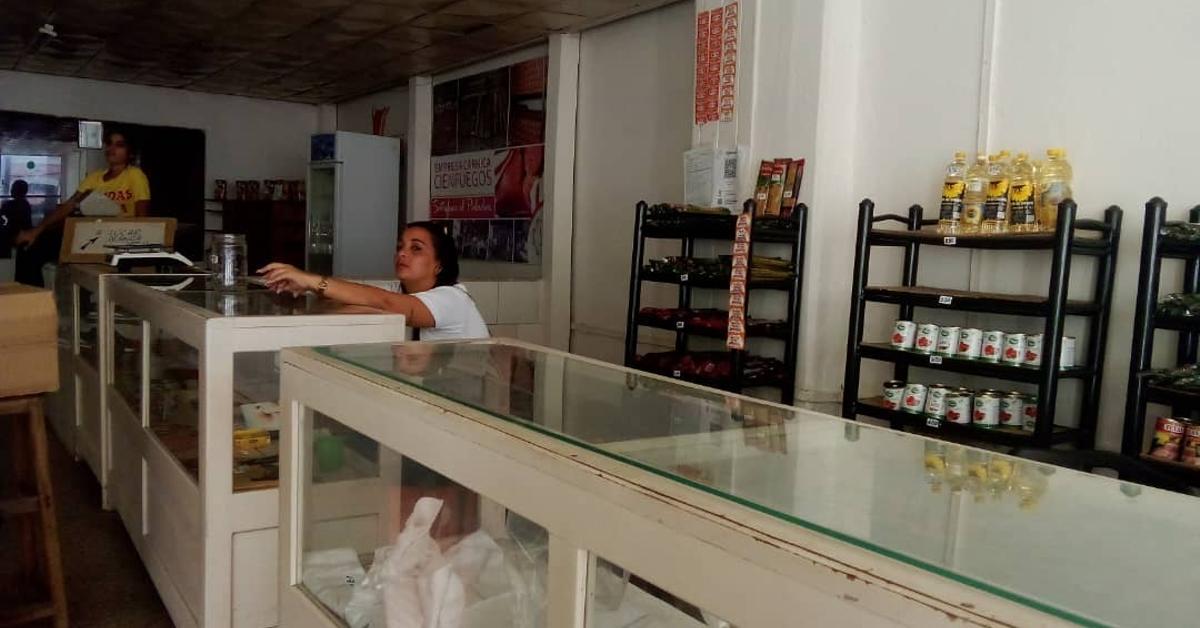 To capture more dollars, the Cuban Government authorizes foreign currency transactions in the private sector