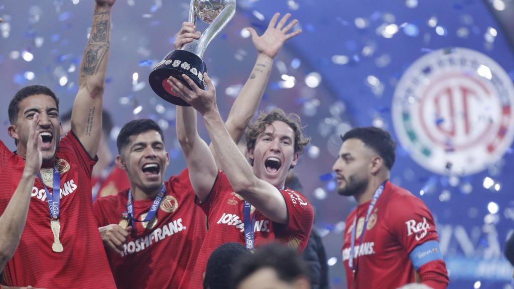 Toluca defeats Tigres on penalties, with a key error by Ángel Correa, and retains the title