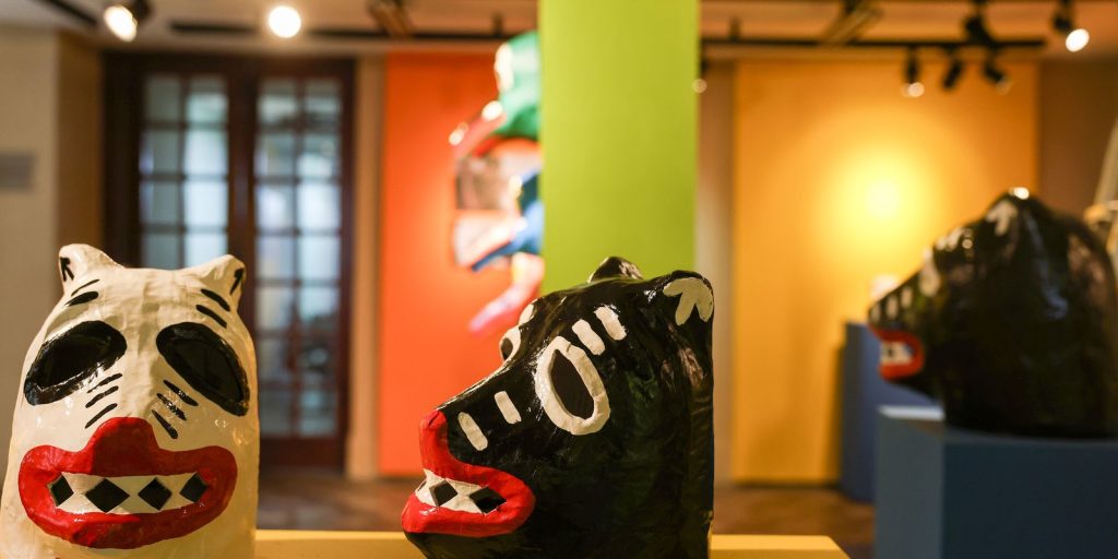 Tradition of the Juliōes in the production of masks from Olinda arrives in Rio