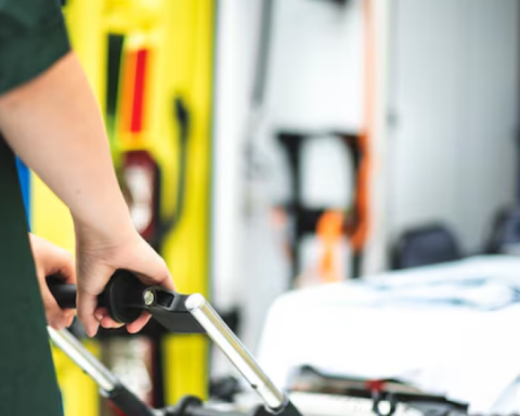 Tragedy in Santa Elena: bus with 25 passengers plunged into an abyss