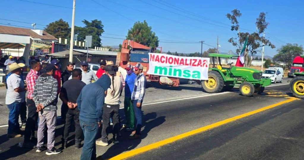 Transporters join farmers in protest against the reform of the Water Law