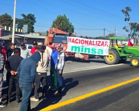 Transporters join farmers in protest against the reform of the Water Law
