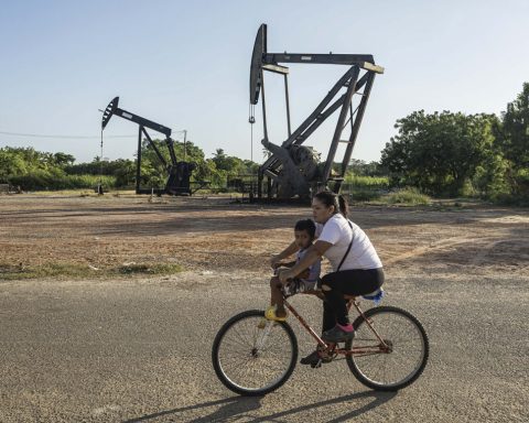 Trump says he does not need authorization to attack drug trafficking in Venezuela; Lula offers himself as a mediator