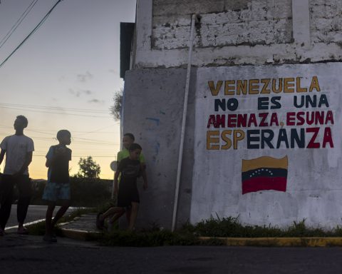 Trump suggests there was an attack on a “drug production facility” in Venezuela, without official confirmation