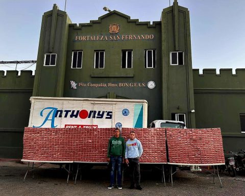 Detienen dos hombres con 730,000 cigarrillos ilegales en Montecristi