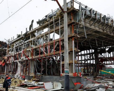 US envoy says Ukraine peace deal close