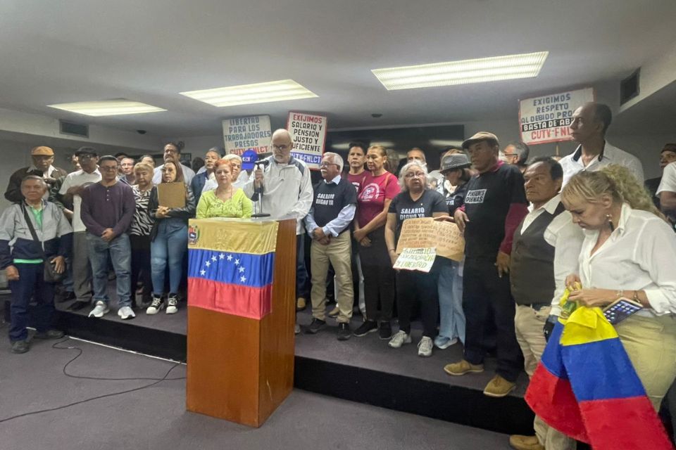 Unions sign "great national agreement" to promote fight for wages