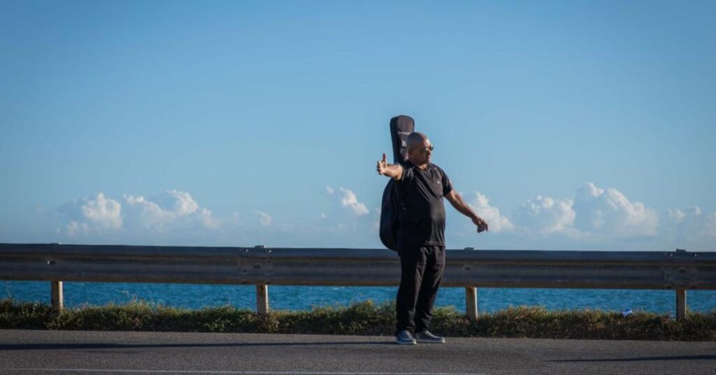 Varadero workers are left without buses while Transtur buses are empty due to lack of tourists