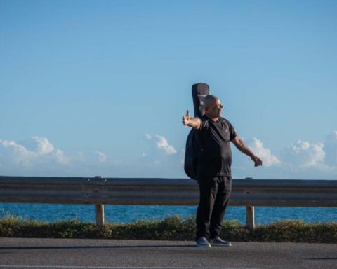 Varadero workers are left without buses while Transtur buses are empty due to lack of tourists