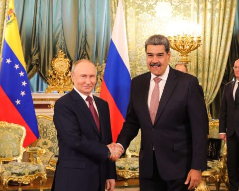 Venezuela thanks Russia for its call for dialogue and respect for sovereignty