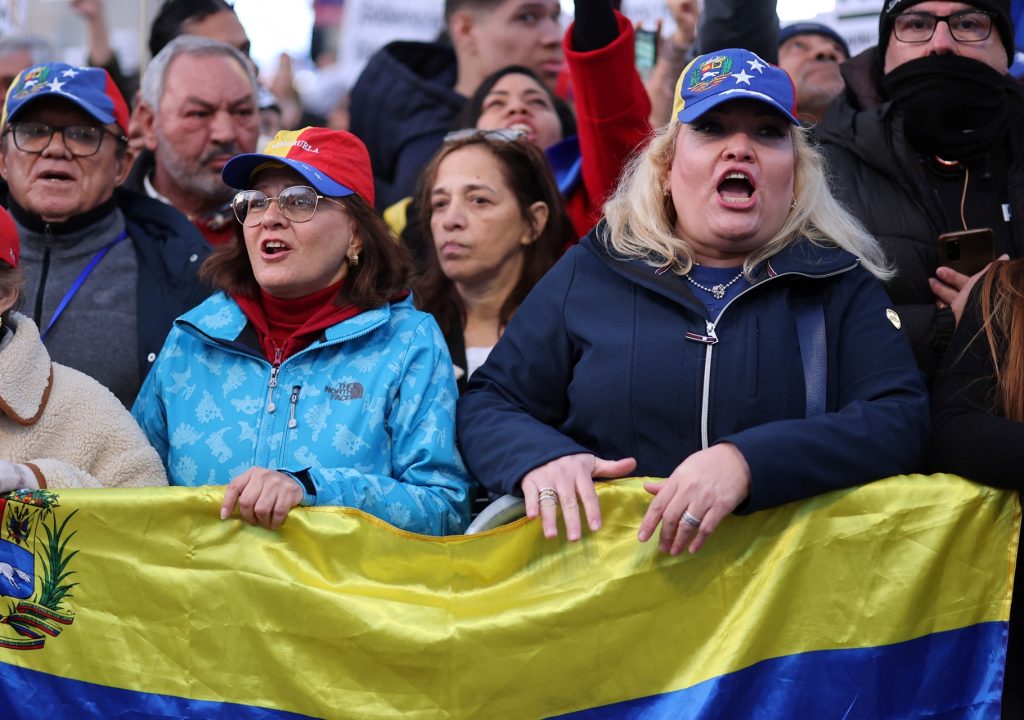 Venezuelan diaspora in the US in confusion over Trump's change to the oil issue: "Venezuela is not a loot"