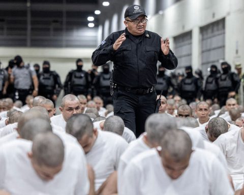 Migrantes-venezolanos-en-cárcel-de-El-Salvador