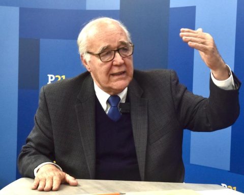 Víctor Andrés García Belaunde: “The success of the Vizcarra coup encouraged the Castillo coup”