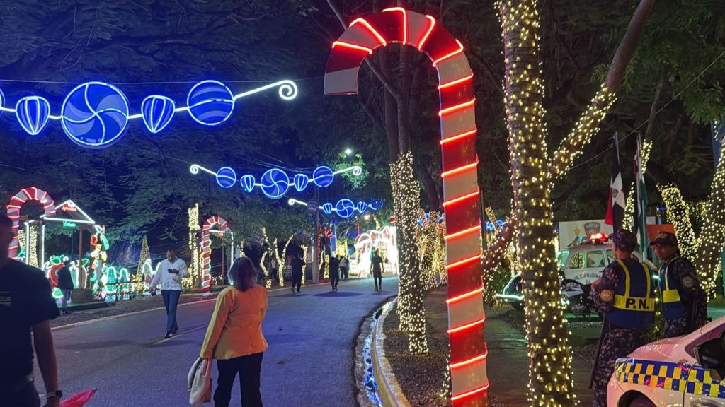 Villa Navidad 2025 opens its doors: President Abinader and First Lady leave the festive space inaugurated at the Olympic Center