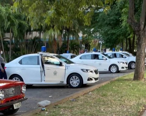 Warnings and police sieges, the response of the Cuban regime to December 10