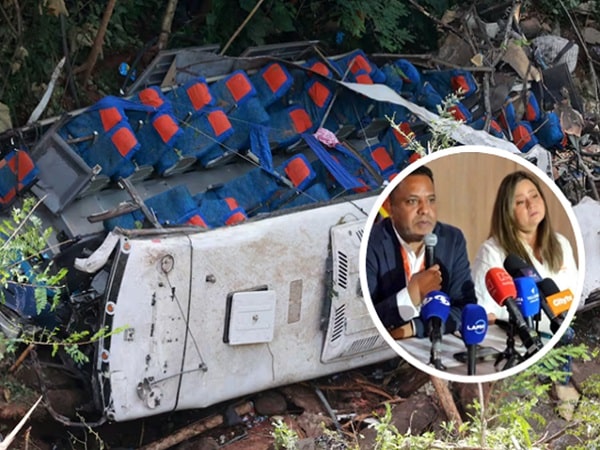 Bus accidentado en Liceo Antioqueño de Bello.