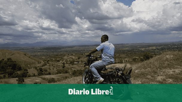 What do NGOs invest in on the Dominican border?