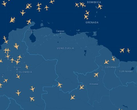 What does the FAA's restriction on Venezuelan airspace imply and how does it affect the country?