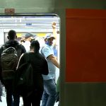 What opens and closes on December 24th and 25th in São Paulo