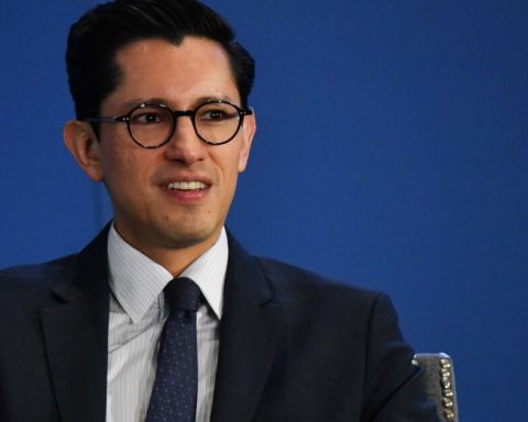 Who is Roberto Velasco, the person in charge of the Foreign Relations office?