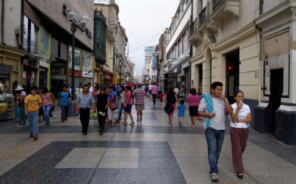 Why doesn't Peru grow at rates of 6.5% annually?