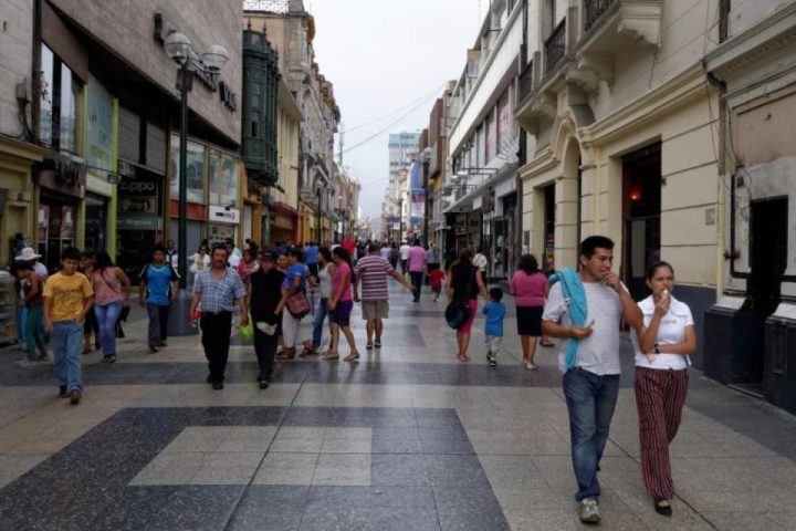 Why doesn't Peru grow at rates of 6.5% annually?