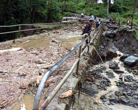 Winter: More than 20 families remain incommunicado due to the overflowing of a stream in Ibagué