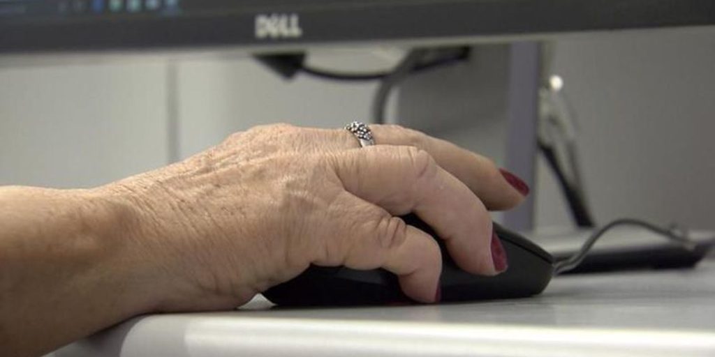 With 8.3 million workers, elderly people have a record employment level