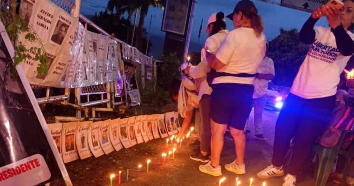 With a 'velathon', relatives of Colombians imprisoned in Venezuela ended a protest at the border