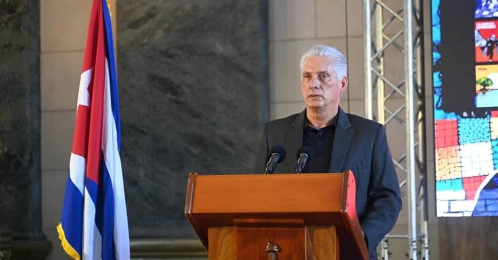 Without intention of stopping the collapse of publishing houses, Díaz-Canel praises Mexico for distributing books in Cuba