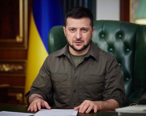 Zelensky says he is “ready for elections” if the US and Europe guarantee security