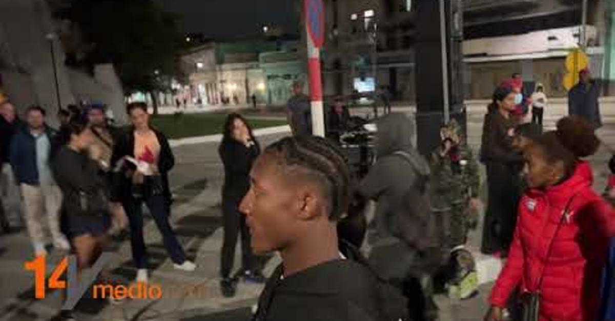 An apathetic Torch March without Raúl Castro in response to the imminent fall of the regime