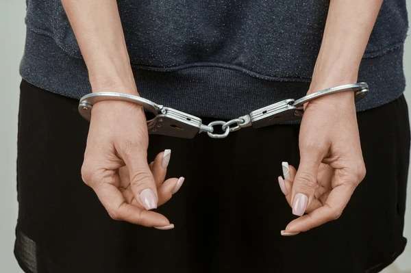 2 women imprisoned for bringing drugs into a prison