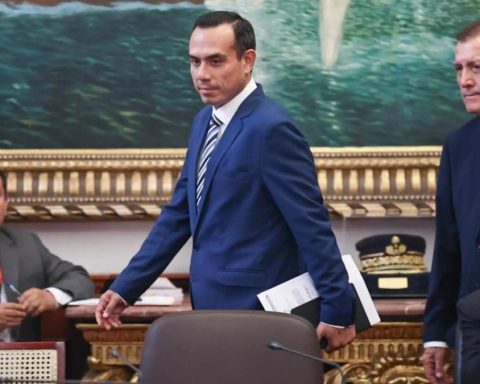 78% of Peruvians perceive corruption in José Jerí's meeting with a Chinese businessman