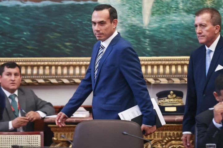 78% of Peruvians perceive corruption in José Jerí's meeting with a Chinese businessman