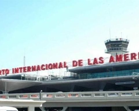 AILA activa protocolos por amenaza en vuelo de Copa