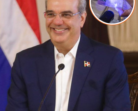 Abinader will receive the new identity and electoral card this Monday