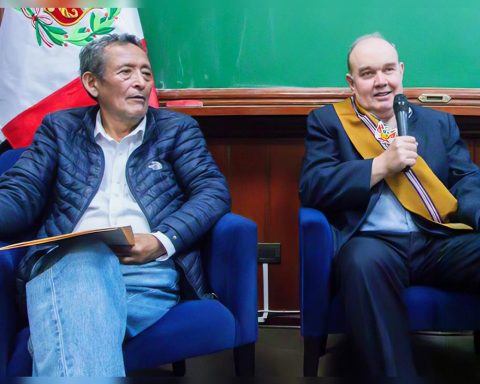 Absalón Vásquez has a conviction for corruption, owes S/1 million and cannot be a candidate