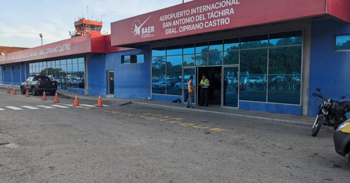 Air routes are reactivated at the San Antonio del Táchira airport on the border