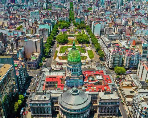 Argentina's tax collection rises 27% year-on-year in December