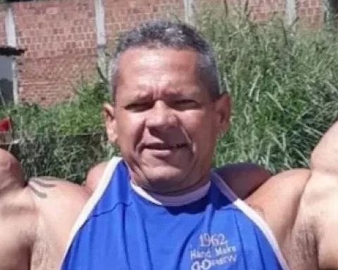 Arlindo de Souza, known as "Brazilian Popeye"