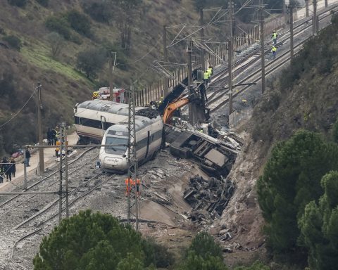 Authorities confirm the death of a Cuban woman in the Adamuz train accident