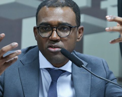 BC: director denies having recommended the purchase of Master portfolios to BRB