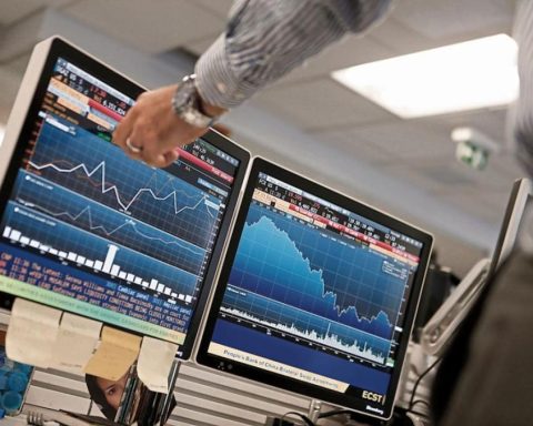 BCR raises AFP investment limit abroad to 50.5%